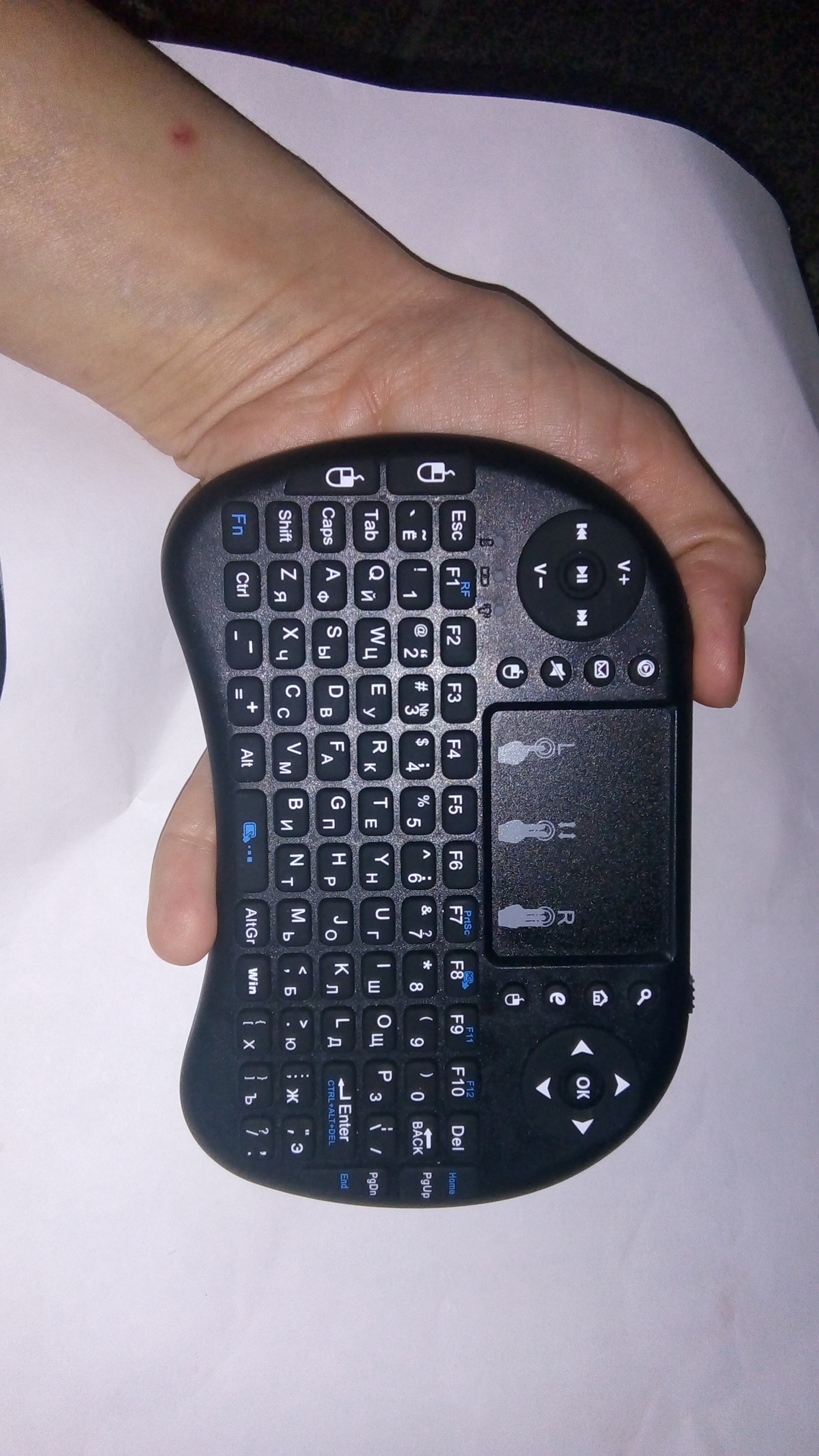 Фотография покупателя товара УЦЕНКА Мини-клавиатура LuazON BKB-1.0, беспроводная для ТВ, ПК и моб. уст-в, черная - Фото 6