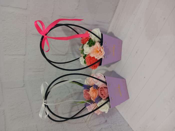 Фотография покупателя товара Сумка для цветов Лиловая "Здесь живет Любовь" влагостойкая 12x12-8x8-12.5 см - Фото 1
