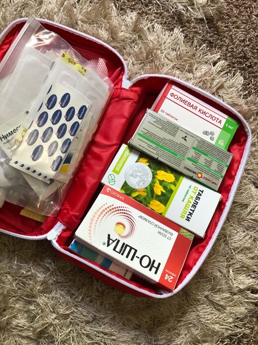 Фотография покупателя товара Аптечка дорожная First Aid, цвет красный, 24х12х6 см - Фото 8