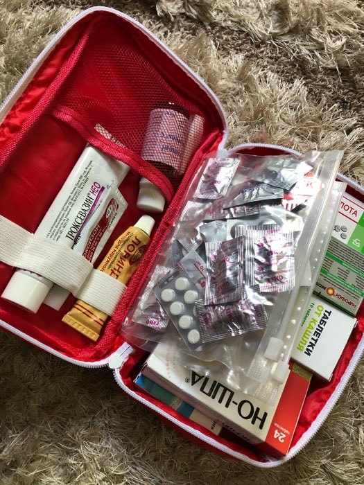 Фотография покупателя товара Аптечка дорожная First Aid, цвет красный, 24х12х6 см - Фото 5