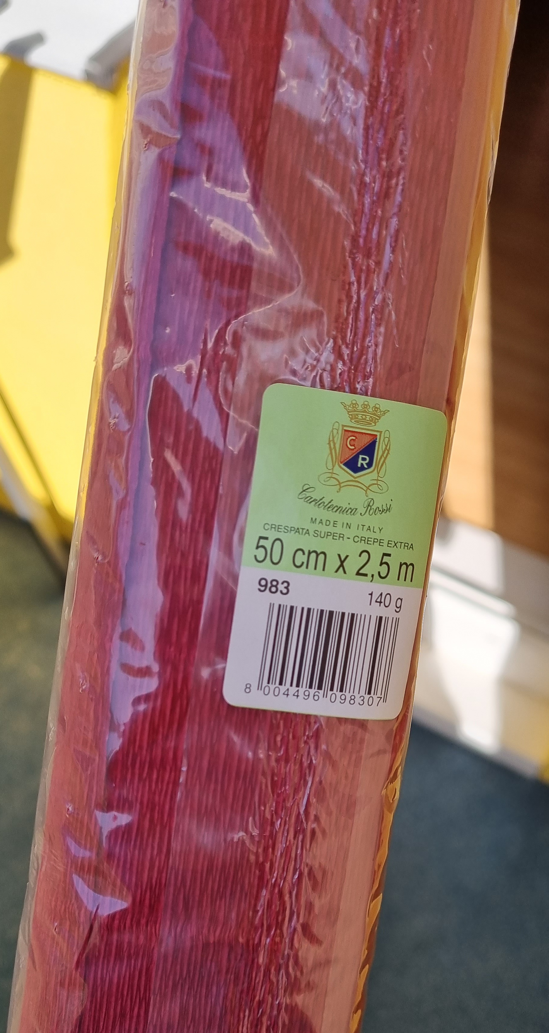 Фотография покупателя товара Бумага для упаковки и поделок, гофрированная, красная, вишневая, однотонная, двусторонняя, рулон 1 шт., 0,5 х 2,5 м - Фото 3