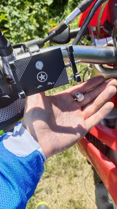 Фотография покупателя товара Держатель для телефона на велосипед, ширина фиксации 10 см, 5.3 х 2.8 х 8.8 см