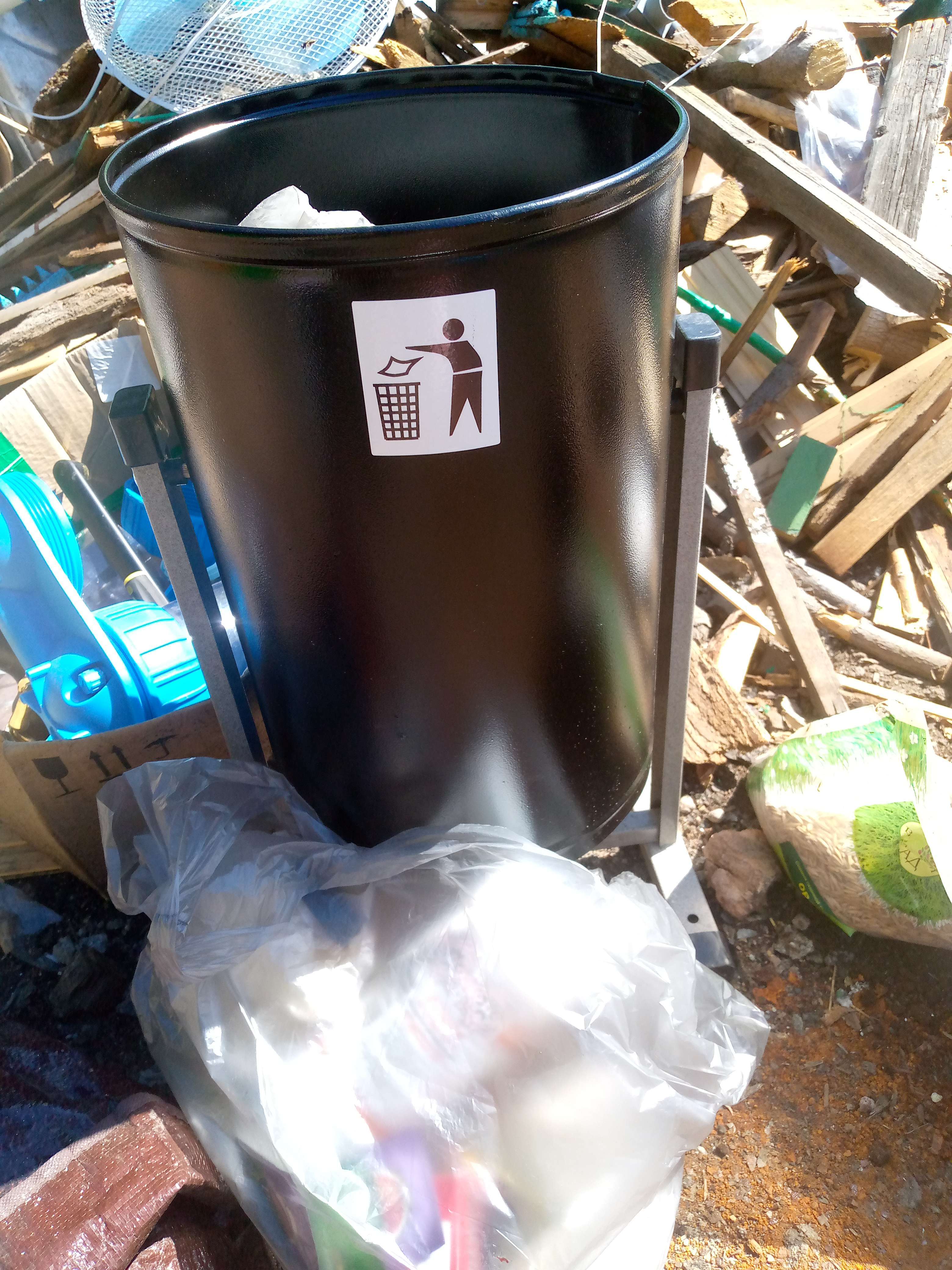 Фотография покупателя товара Урна для мусора «Уралочка-Бюджет», 21 л, цвет чёрная шагрень - Фото 1