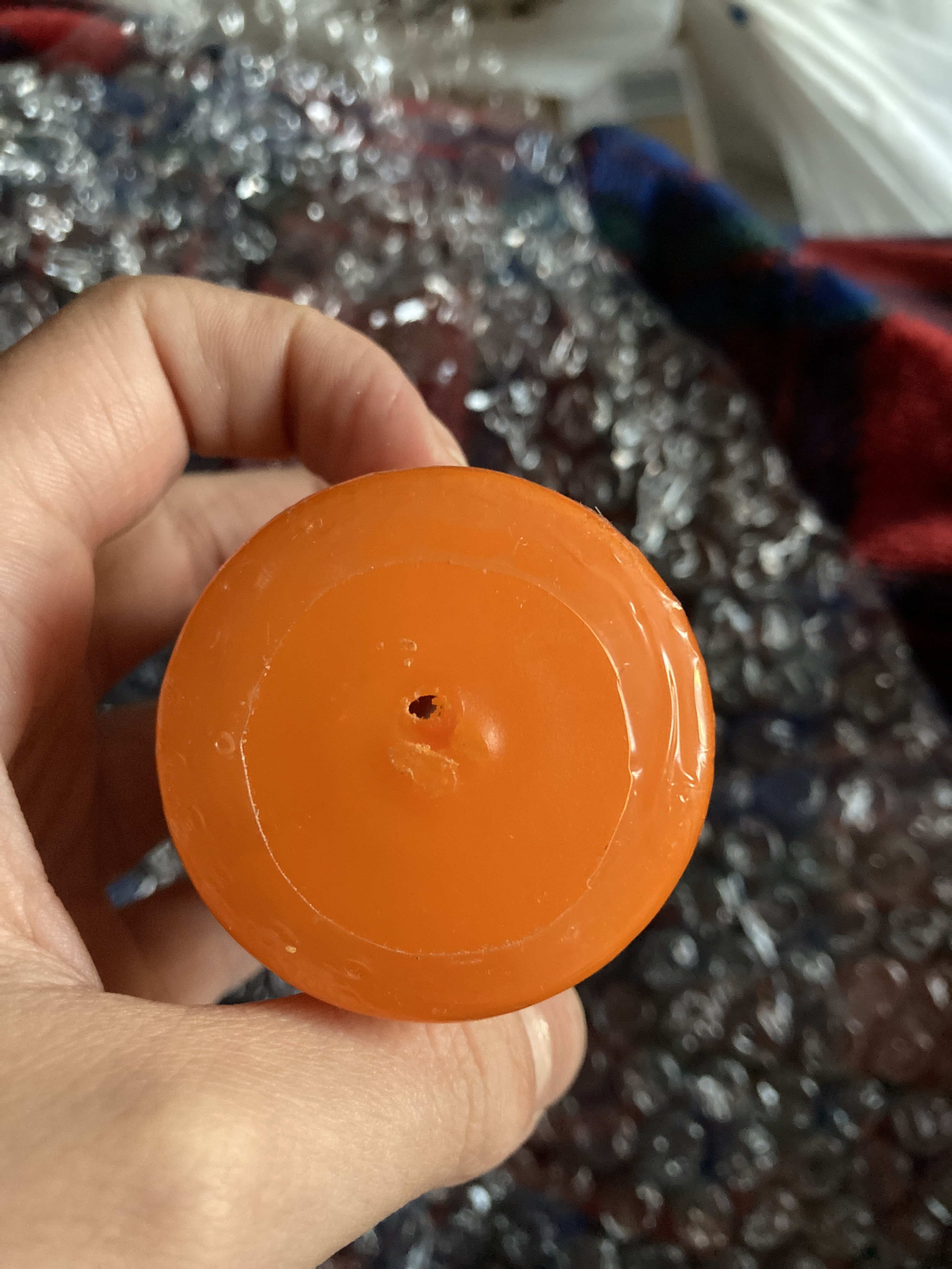 Фотография покупателя товара Свеча - цилиндр, 4×6 см, 9 ч, оранжевая - Фото 5