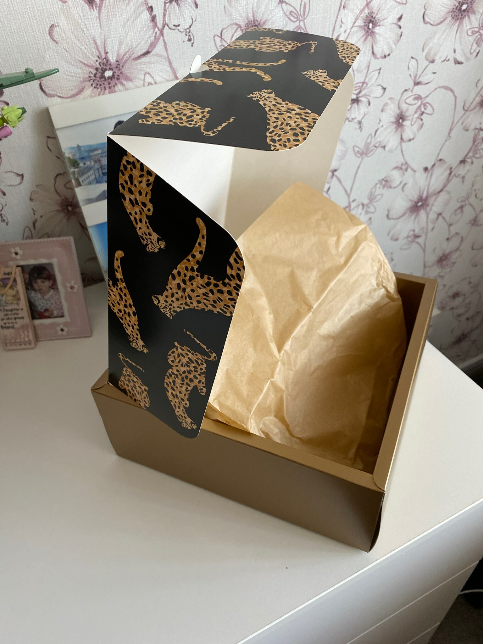 Фотография покупателя товара Коробка подарочная складная, упаковка, «Леопард», 20 х 15 х 10 см - Фото 4