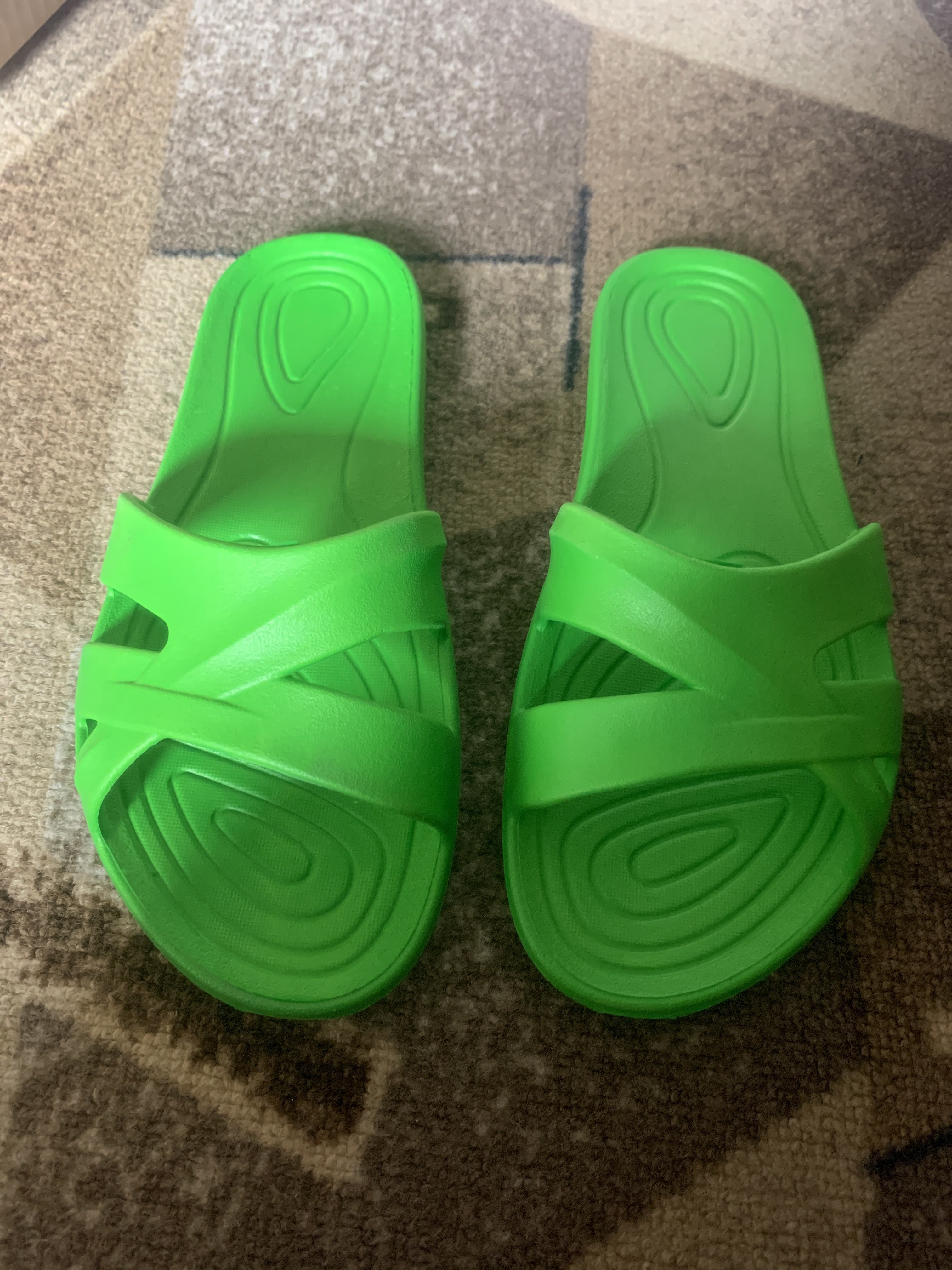 Фотография покупателя товара Сланцы пляжные женские, цвет зелёный, размер 38 - Фото 6