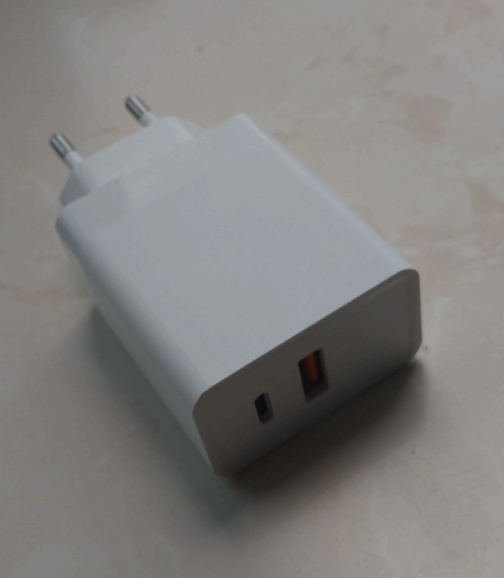 Фотография покупателя товара Сетевое зарядное устройство LuazON LZZ-22, USB, Type-C, 2 А, белое - Фото 2