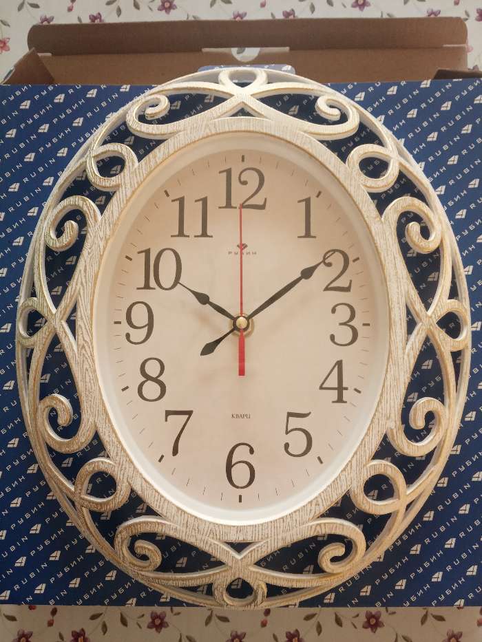 Фотография покупателя товара Часы настенные, интерьерные "Витки", 31 х 26 см, бесшумные, корпус белый с золотом - Фото 3