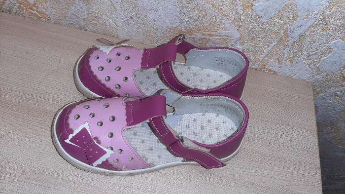 Фотография покупателя товара Сандалии детские, цвет малиновый/розовый, размер 31 - Фото 2