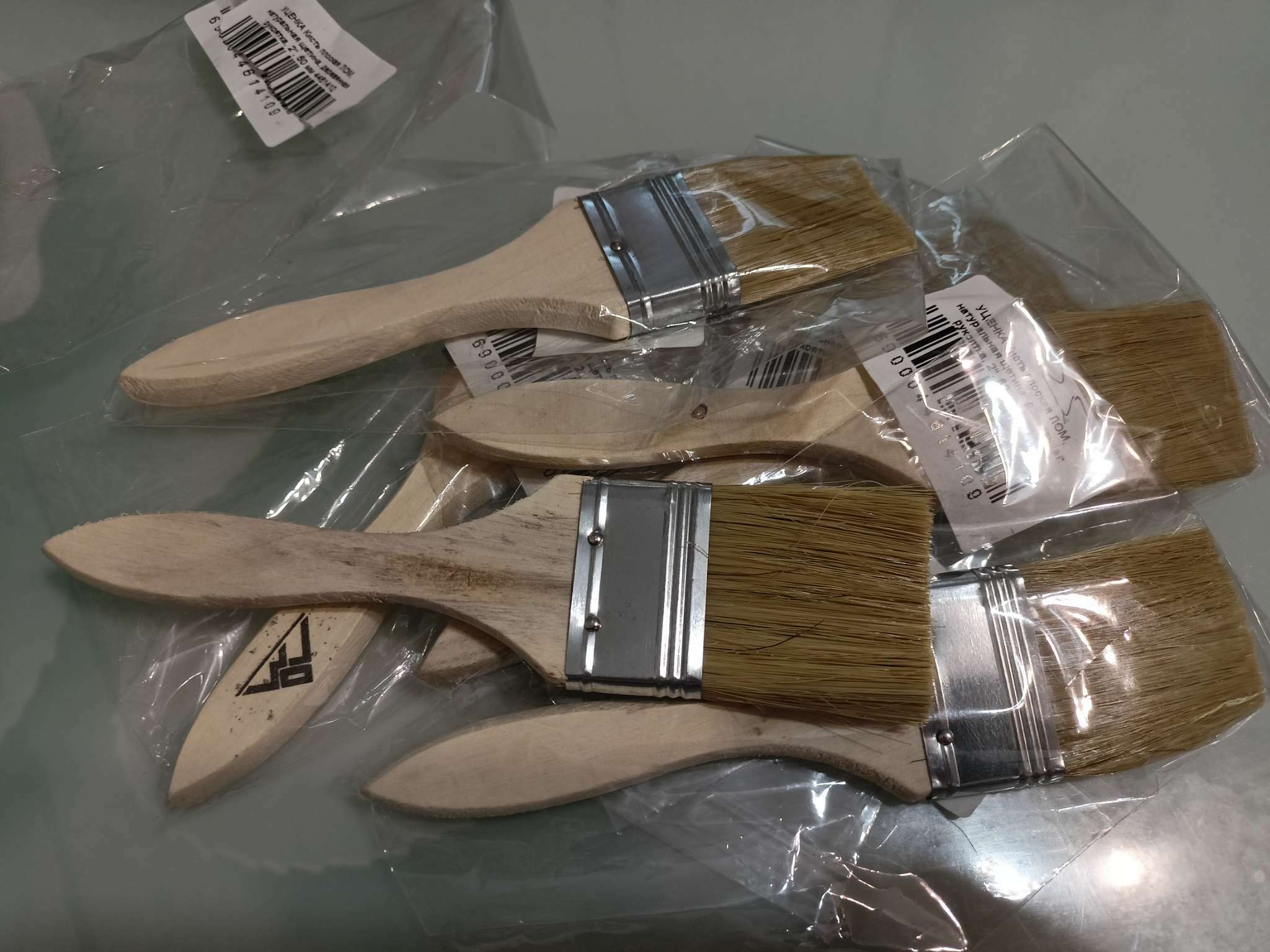 Фотография покупателя товара Кисть плоская ЛОМ, натуральная щетина, деревянная рукоятка, 2", 50 мм - Фото 2