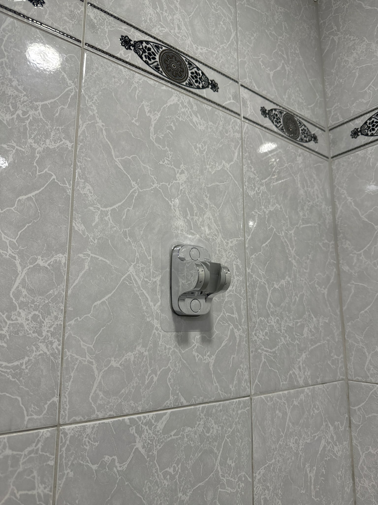 Фотография покупателя товара Держатель для душевой лейки ZEIN Z88, самоклеющейся, пластик, хром - Фото 4