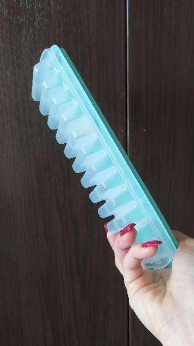 Фотография покупателя товара Форма для льда «Палочки», с крышкой и клапаном, цвет аквамарин - Фото 8