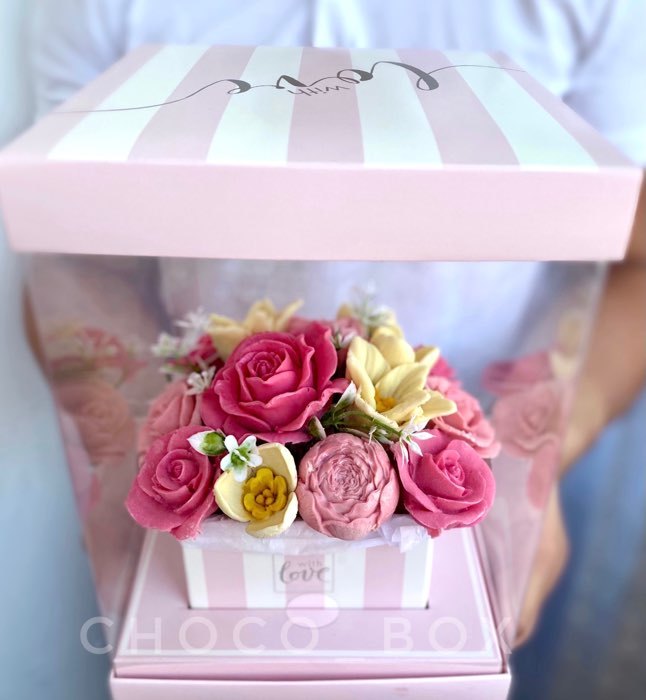 Фотография покупателя товара Коробка подарочная для цветов с вазой и PVC окнами складная, упаковка, «With love», 16 х 23 х 16 см - Фото 16