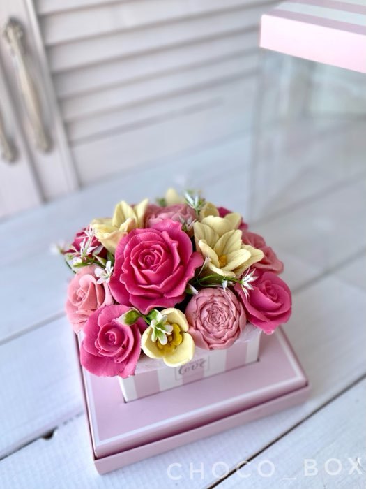 Фотография покупателя товара Коробка подарочная для цветов с вазой и PVC окнами складная, упаковка, «With love», 16 х 23 х 16 см - Фото 17