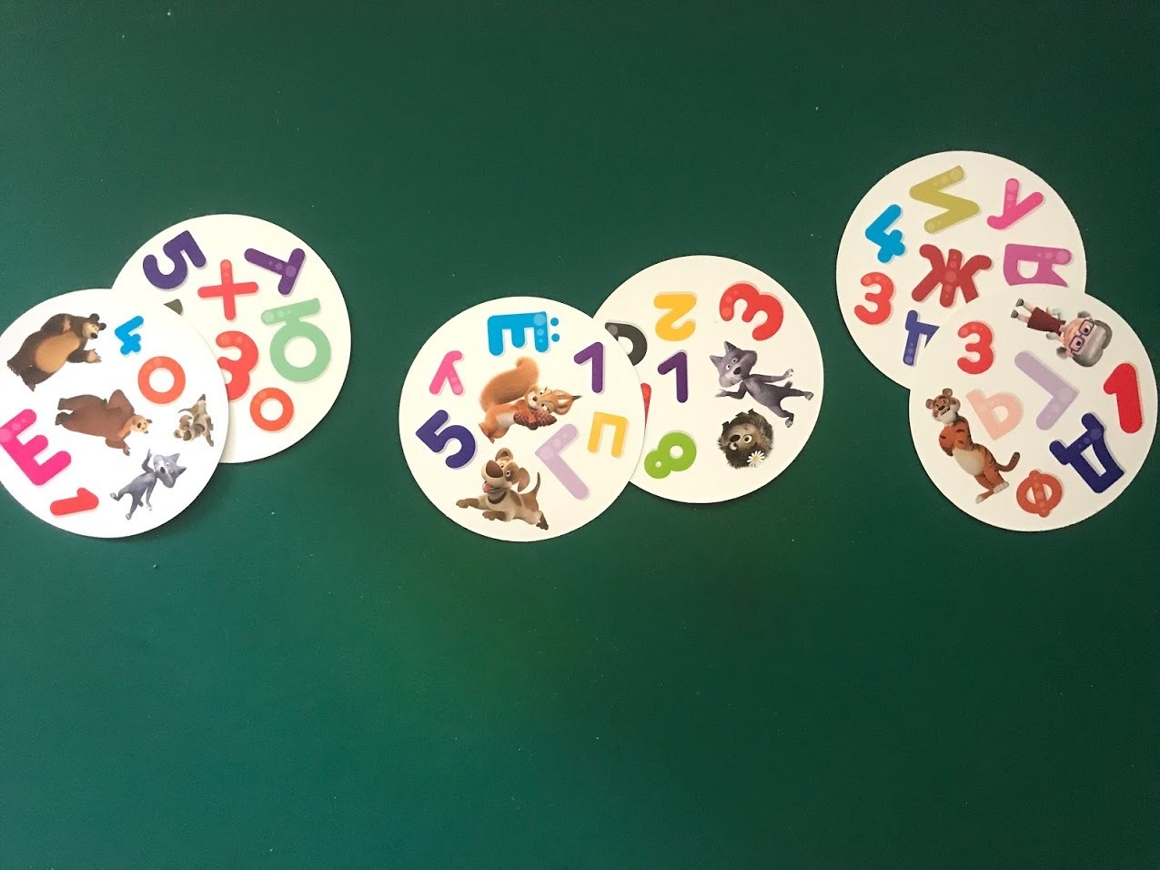 Фотография покупателя товара Карточная игра на скорость и реакцию "Дуббль. Алфавит", 55 карт, 5+, Маша и Медведь - Фото 4