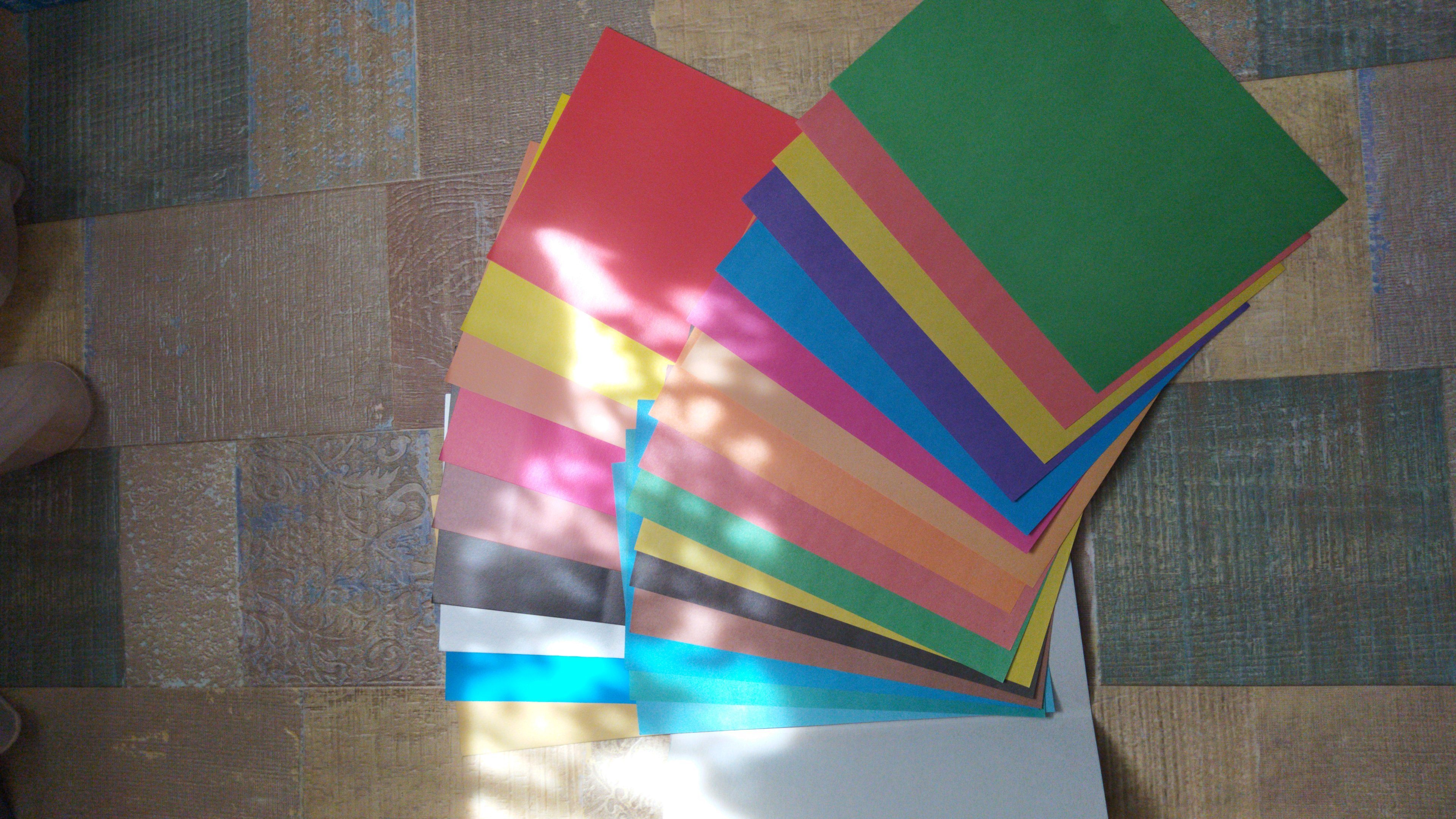 Фотография покупателя товара Набор "Смешарики" А4: 10л цветного одностороннего картона + 16л цветной двусторонней бумаги - Фото 6