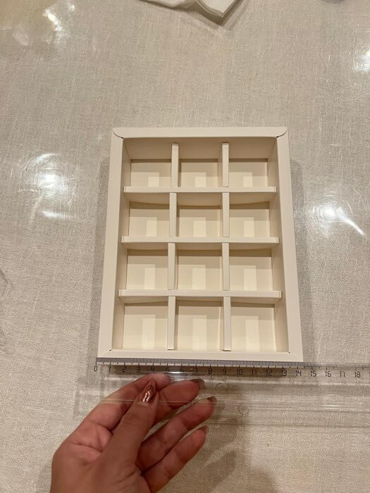 Фотография покупателя товара Коробка для 12 конфет, белая, 19×15×3.5 см - Фото 40