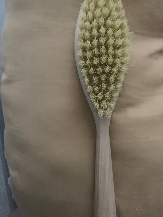 Фотография покупателя товара Щётка для сухого массажа Доляна, щетина кактусовой койры, 22 мм