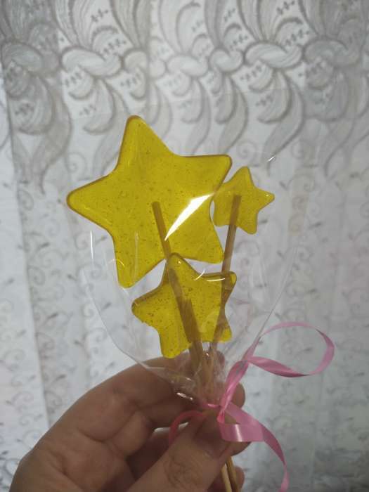 Фотография покупателя товара Форма для леденцов новогодняя Доляна «Звёзды», силикон, 15.5×13.5×0.7 см, 6 ячеек, прозрачная - Фото 4