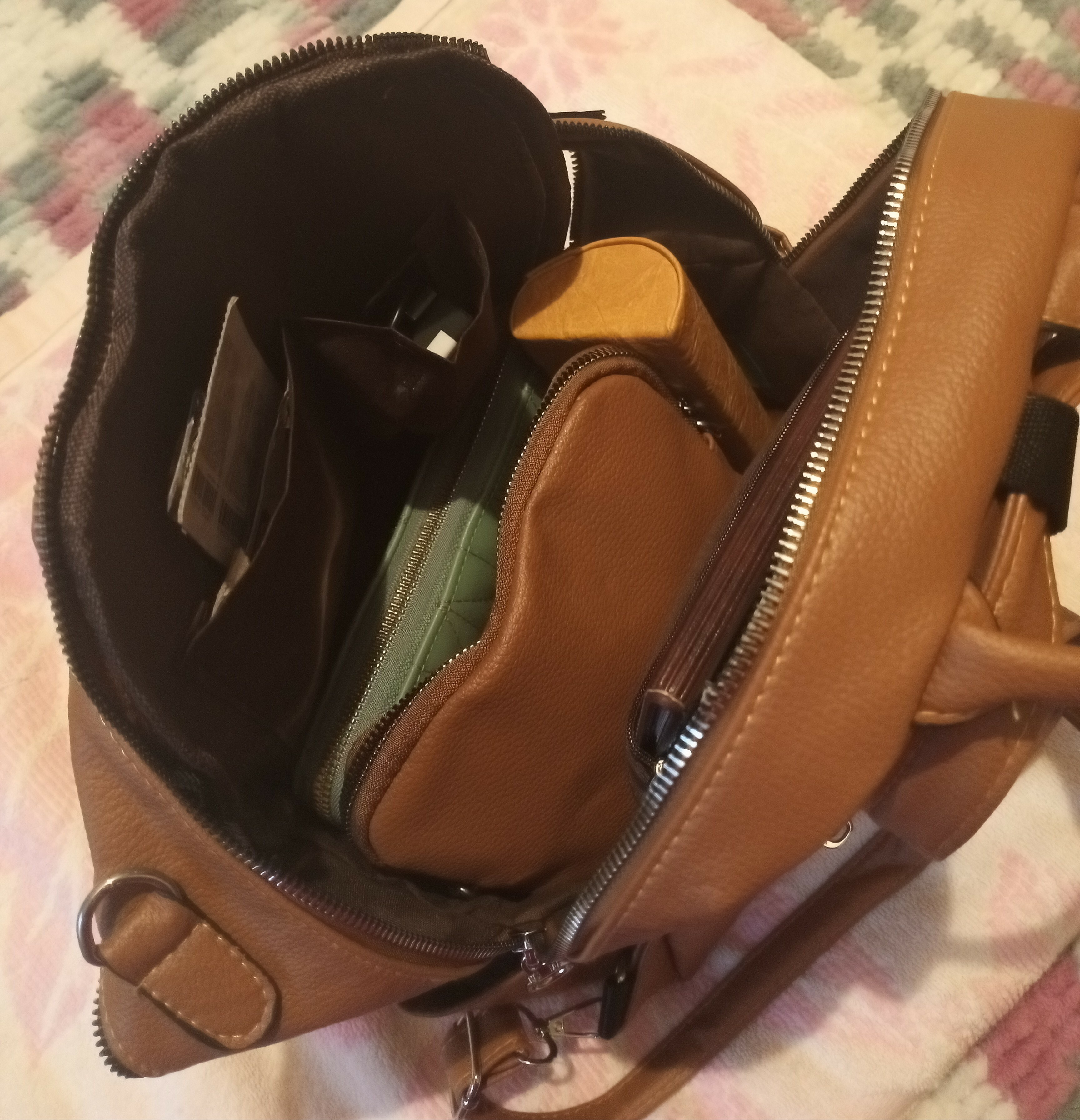 Фотография покупателя товара Рюкзак женский из искусственной кожи на молнии, 4 кармана, сумка, цвет коричневый - Фото 2