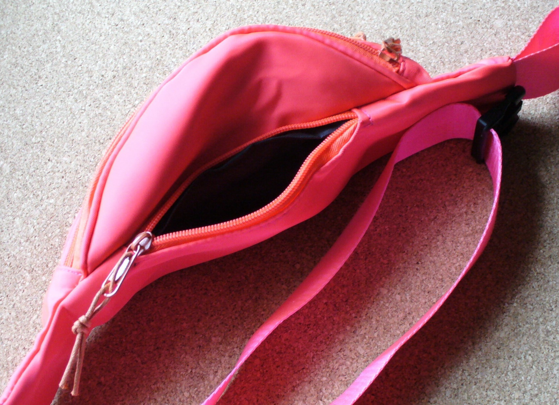 Фотография покупателя товара Поясная сумка на молнии, 2 кармана, цвет лимонный - Фото 1