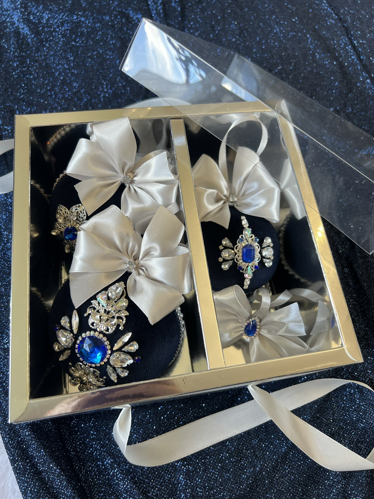 Фотография покупателя товара Коробка подарочная складная, упаковка, «Чёрная», 20 х 20 х 10 см - Фото 3