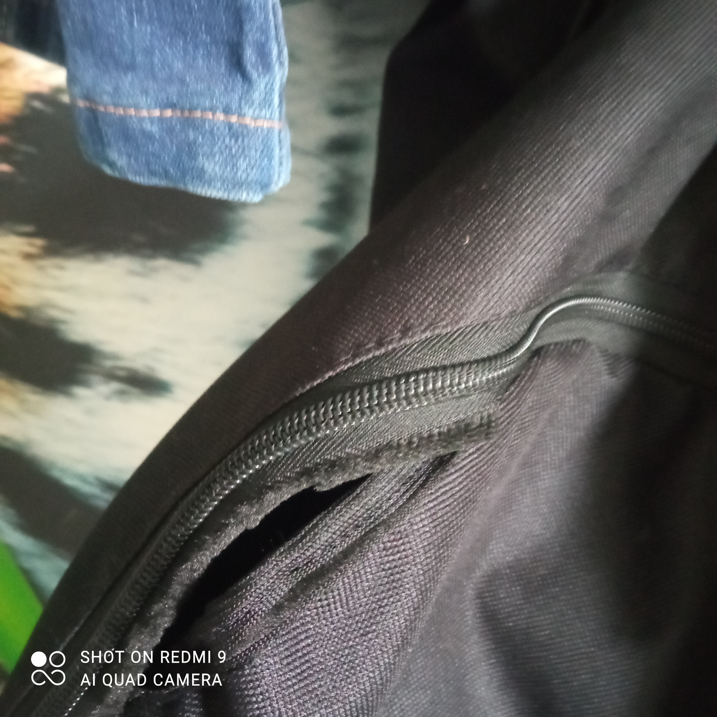Фотография покупателя товара Рюкзак школьный на молнии молодёжный, наружный карман, цвет чёрный - Фото 12