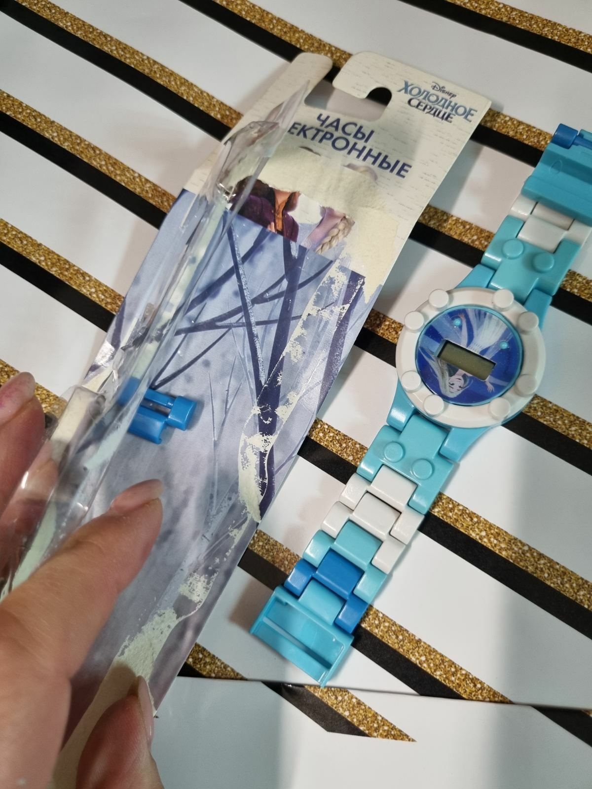 Фотография покупателя товара Часы наручные электронные "Эльза ", Холодное сердце - 2, с ремешком-конструктором