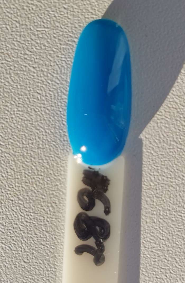 Фотография покупателя товара Гель-лак для ногтей трёхфазный LED/UV, 10мл, цвет В2-082 ярко-синий