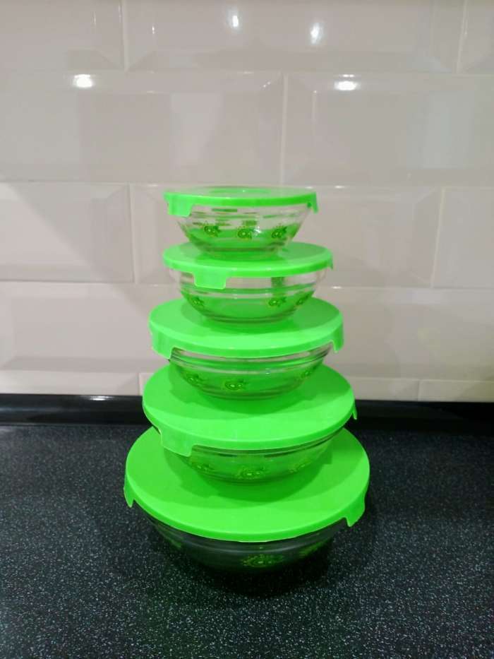Фотография покупателя товара Набор стеклянных салатников с крышками «Киви», 5 шт: 130/200/350/500/900 мл, цвет зеленый - Фото 1