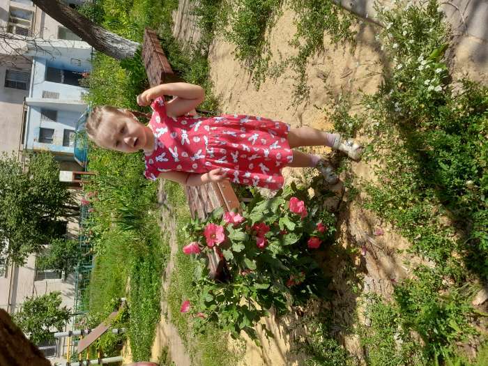 Фотография покупателя товара Платье для девочки "Зайки", цвет красный, рост 110-116 - Фото 2