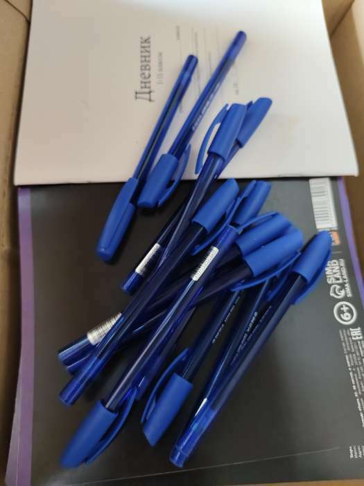 Фотография покупателя товара Ручка шариковая Beifa "Стильная", резиновый упор, узел 0,5, трехгранная, металлический наконечник, чернила синие - Фото 1