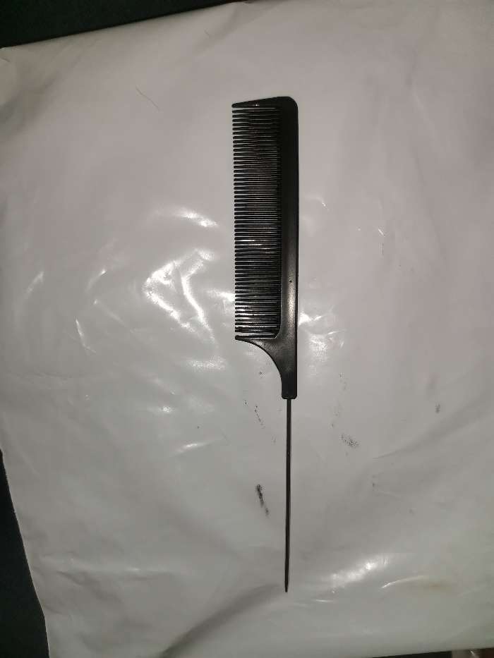 Фотография покупателя товара Расчёска с металлическим хвостиком, 20 × 2,5 см, цвет чёрный - Фото 9