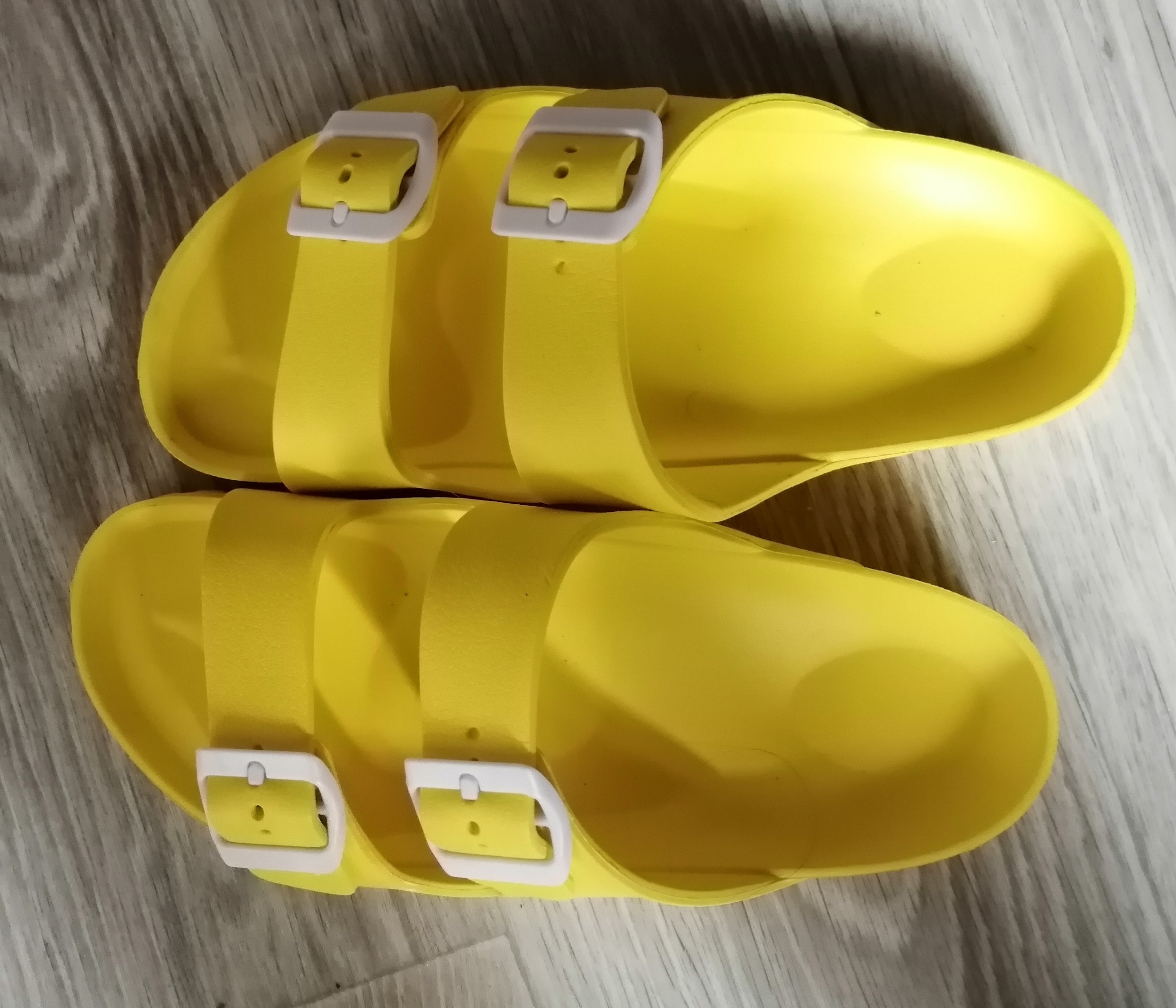 Фотография покупателя товара Сланцы женские пляжные, цвет жёлтый, размер 38