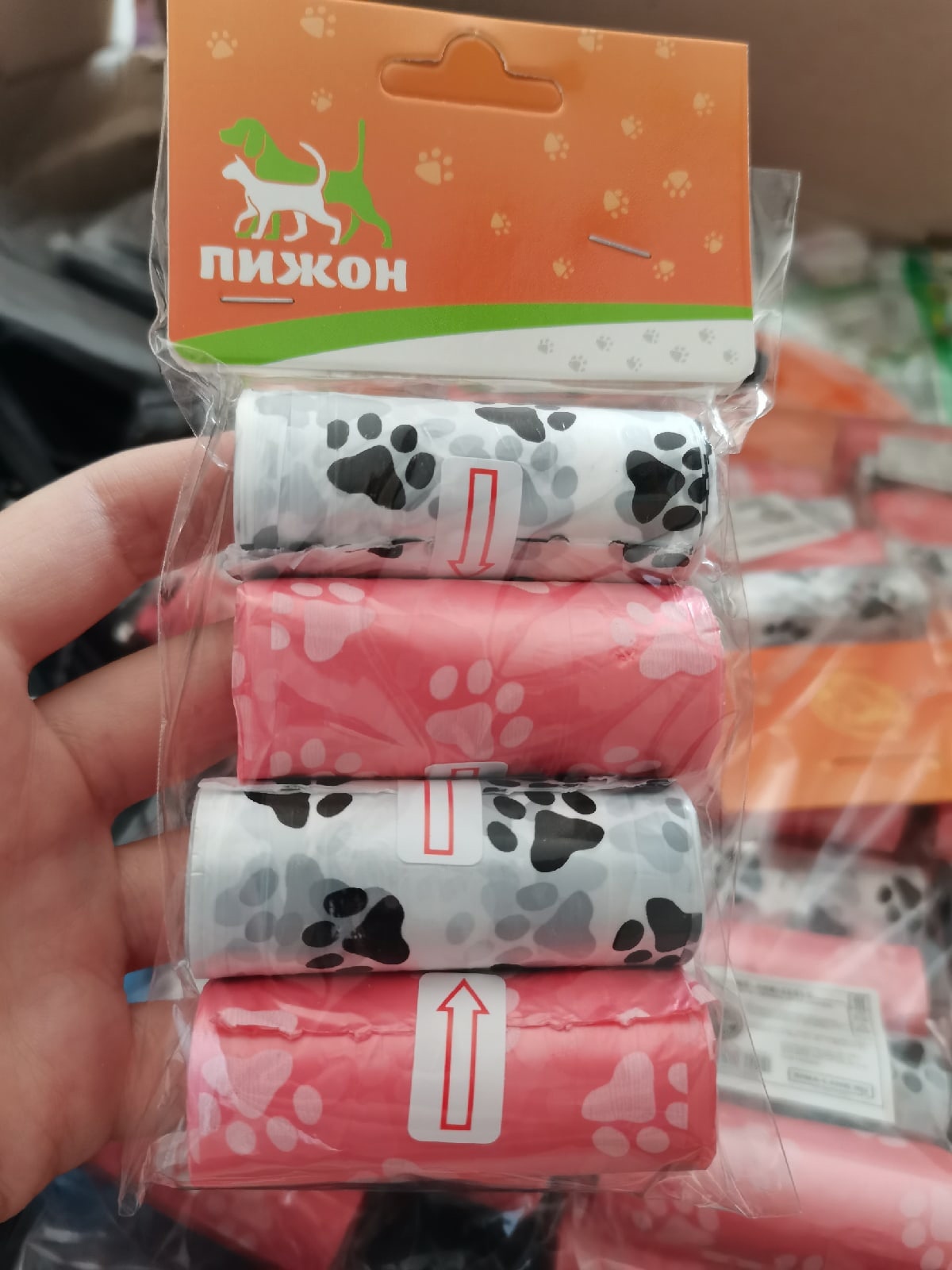 Фотография покупателя товара Пакеты для уборки за собаками с узором (4 рулона по 15 пакетов 29х21 см), микс цветов - Фото 3