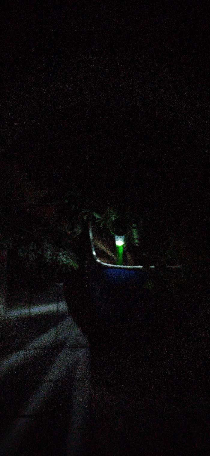 Фотография покупателя товара Садовый светильник на солнечной батарее «Зелёная трапеция», 4.5 × 30 × 4.5 см, 1 LED, свечение белое - Фото 1