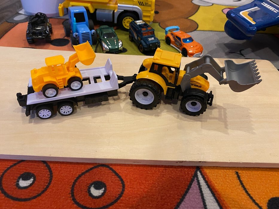 Фотография покупателя товара Трактор инерционный «Фермер», с прицепом и трактором