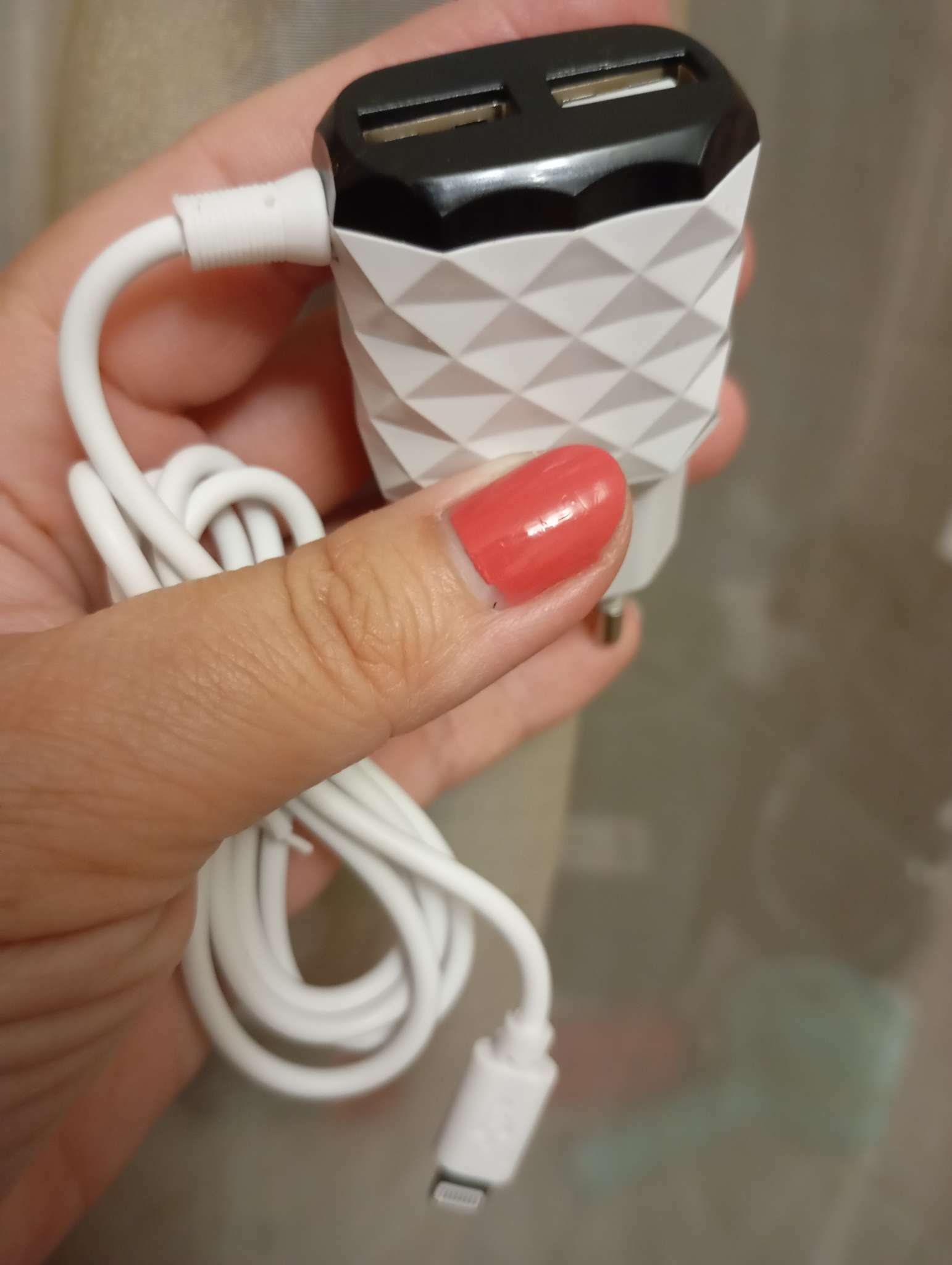 Фотография покупателя товара Сетевое зарядное устройство Luazon LCC-25, 2 USB, Lightning, 1 А, 1 м, черно-белое - Фото 2