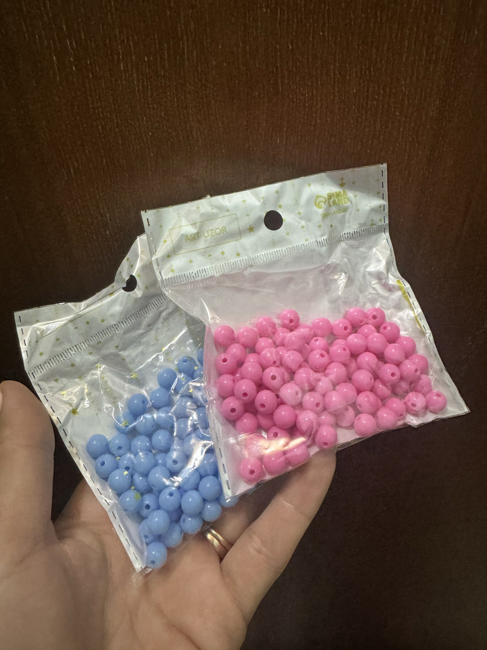 Фотография покупателя товара Бусины пластик "Ярко-розовые" глянец набор 25 гр d=0,8 см