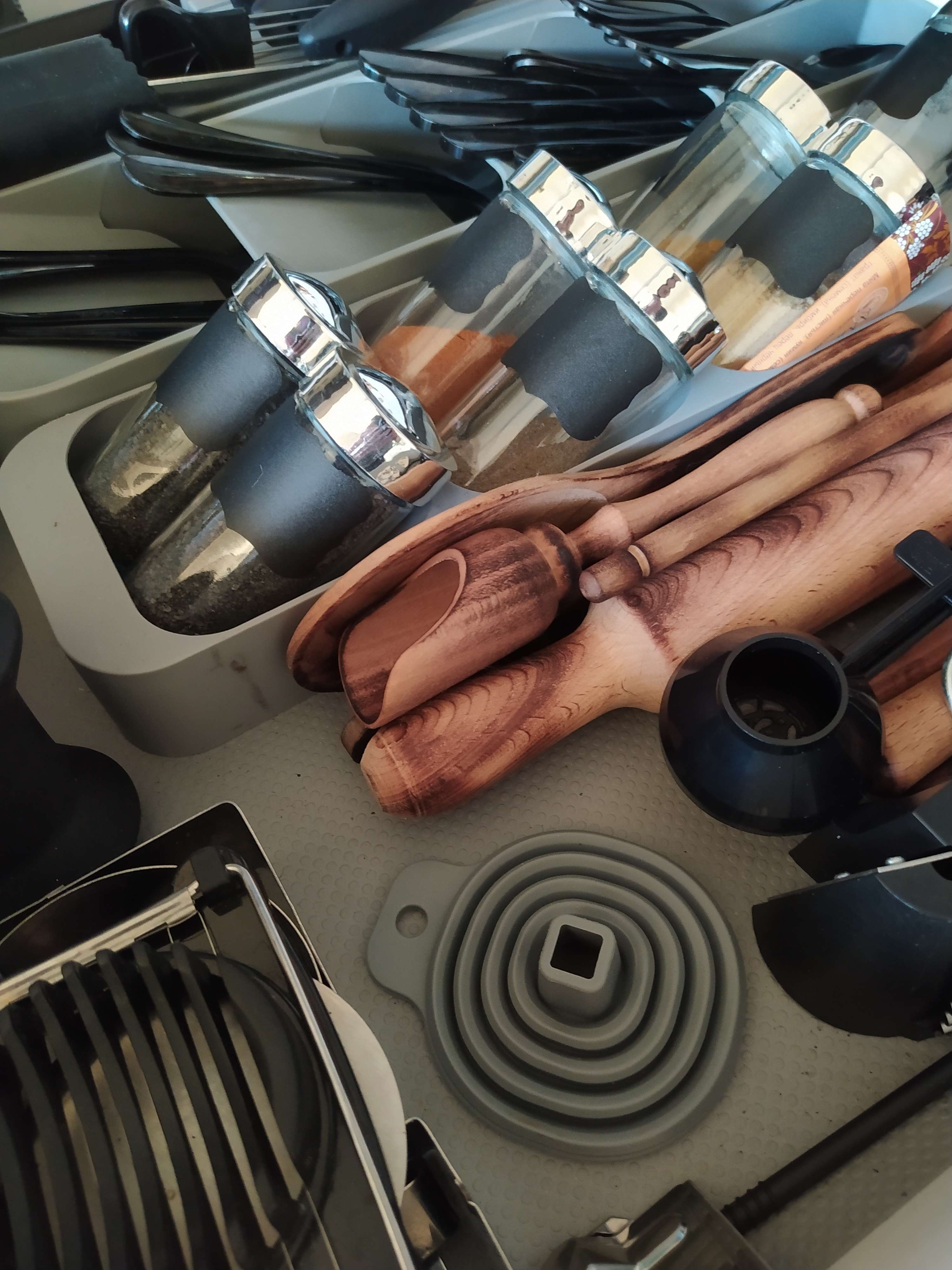 Фотография покупателя товара Воронка складная Доляна «Квадро», 7×9 см, цвет МИКС - Фото 6