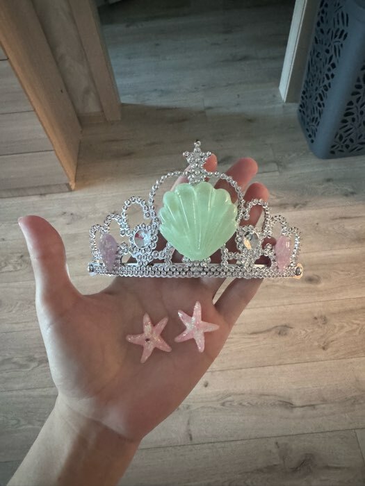 Фотография покупателя товара Карнавальный набор «Принцесса» 4 предмета: корона, перчатки, ободок, жезл - Фото 1