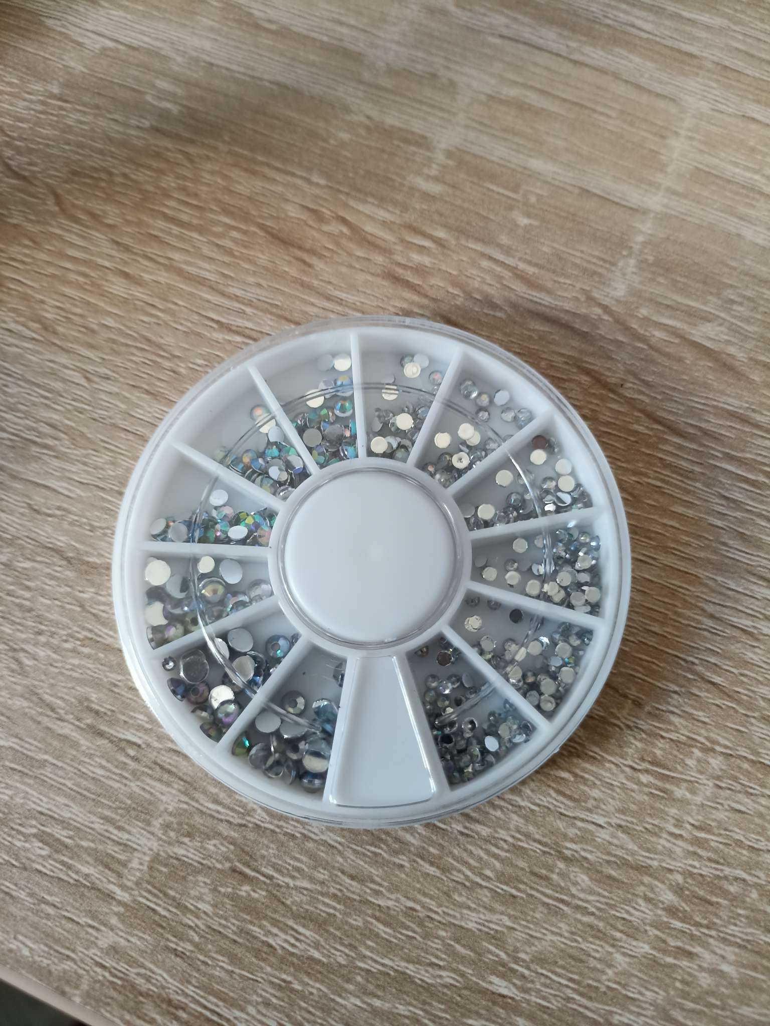 Фотография покупателя товара Стразы для декора, 12 ячеек, 1.5/2/2.5/3 мм, голографические - Фото 17