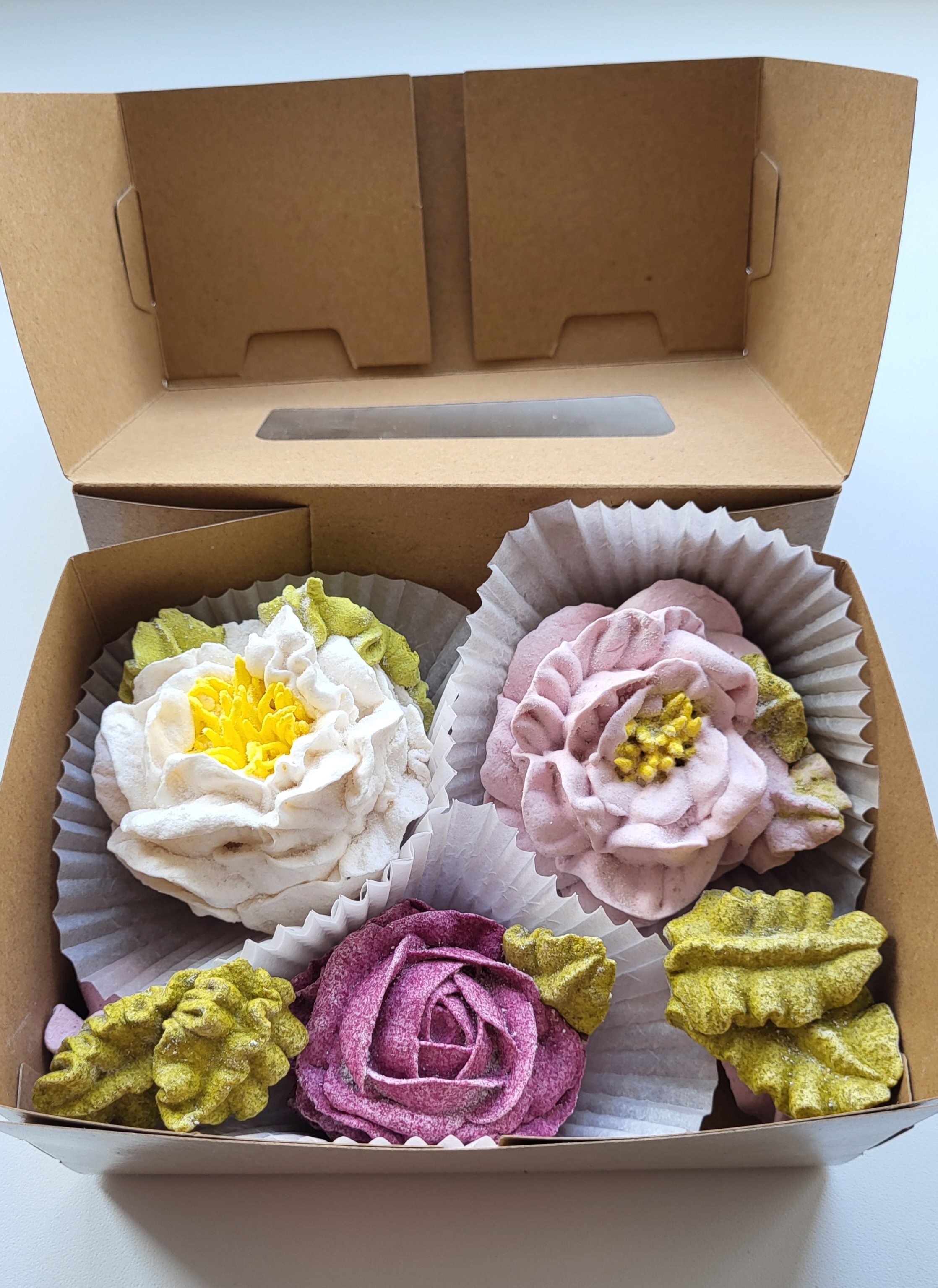 Фотография покупателя товара Коробка складная, с окном крафт, 20×20×4 см - Фото 24