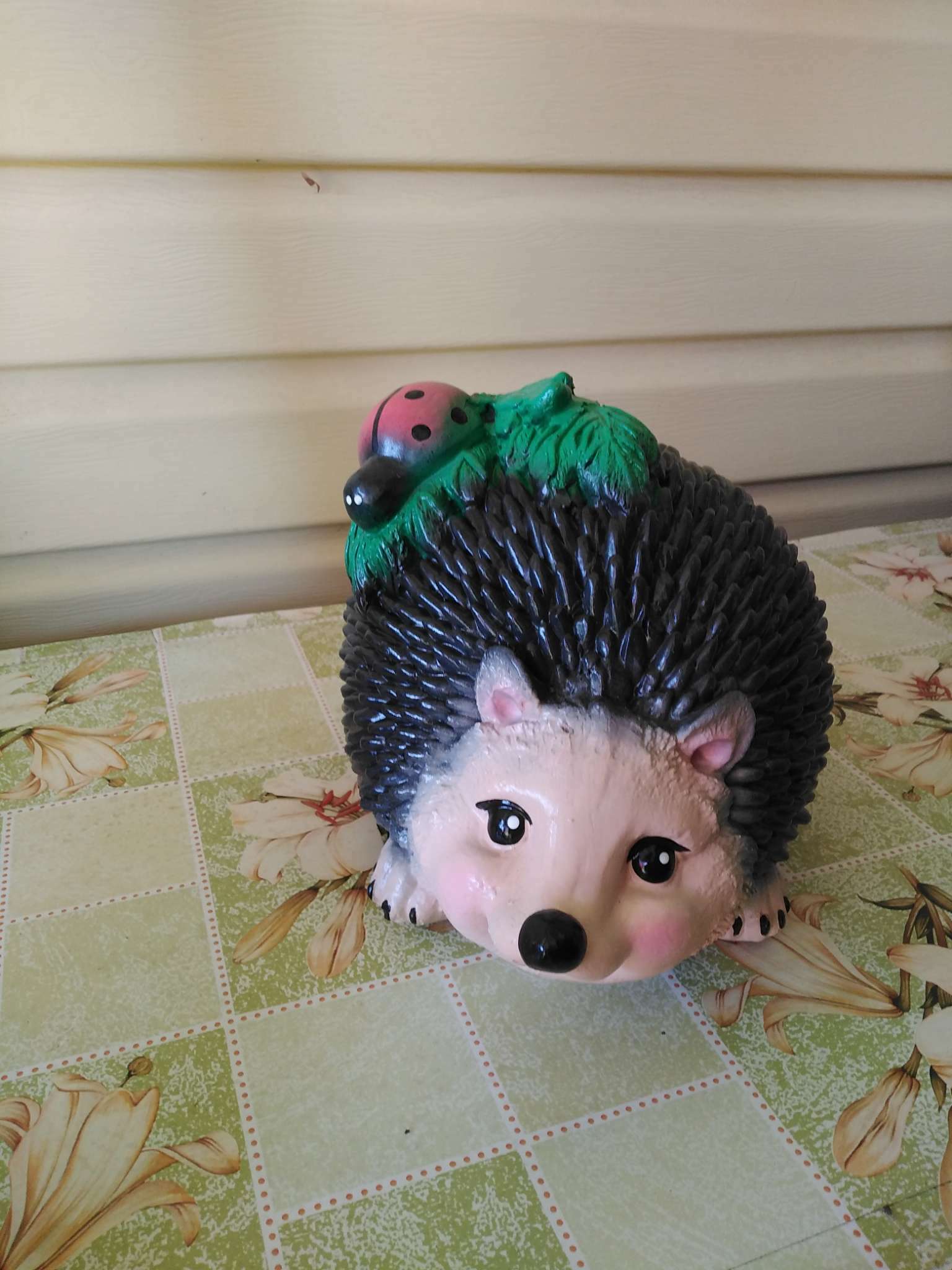 Фотография покупателя товара Садовая фигура из гипса «Ёжик с грибочками», 18×28×20 см - Фото 4