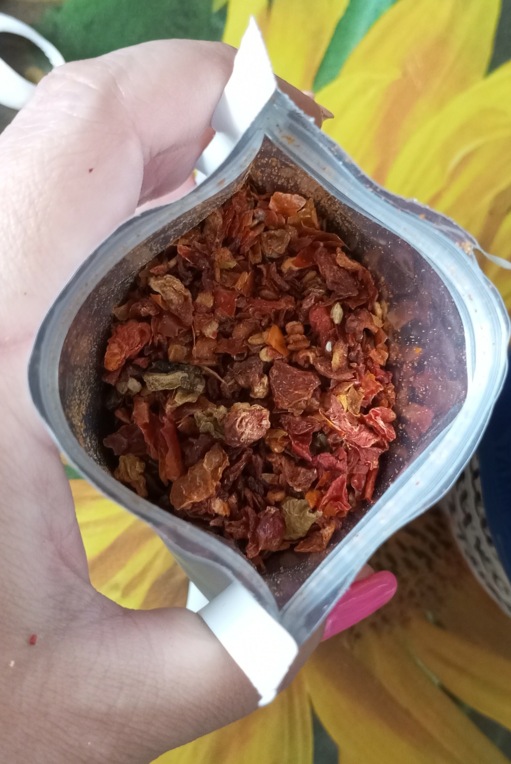 Фотография покупателя товара Томат сушеный хлопьями для декора и ароматизации выпечки, рулетов и вторых блюд, 50 г. - Фото 1