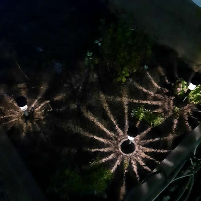 Фотография покупателя товара Садовый светильник на солнечной батарее «Цилиндр», 4.5 × 30 × 4.5 см, 1 LED, свечение тёплое белое - Фото 6