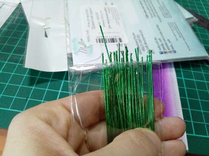 Фотография покупателя товара Проволока для изготовления цветов "Тёмно-зелёная хром" длина 40 см сечение 0,7 мм - Фото 1