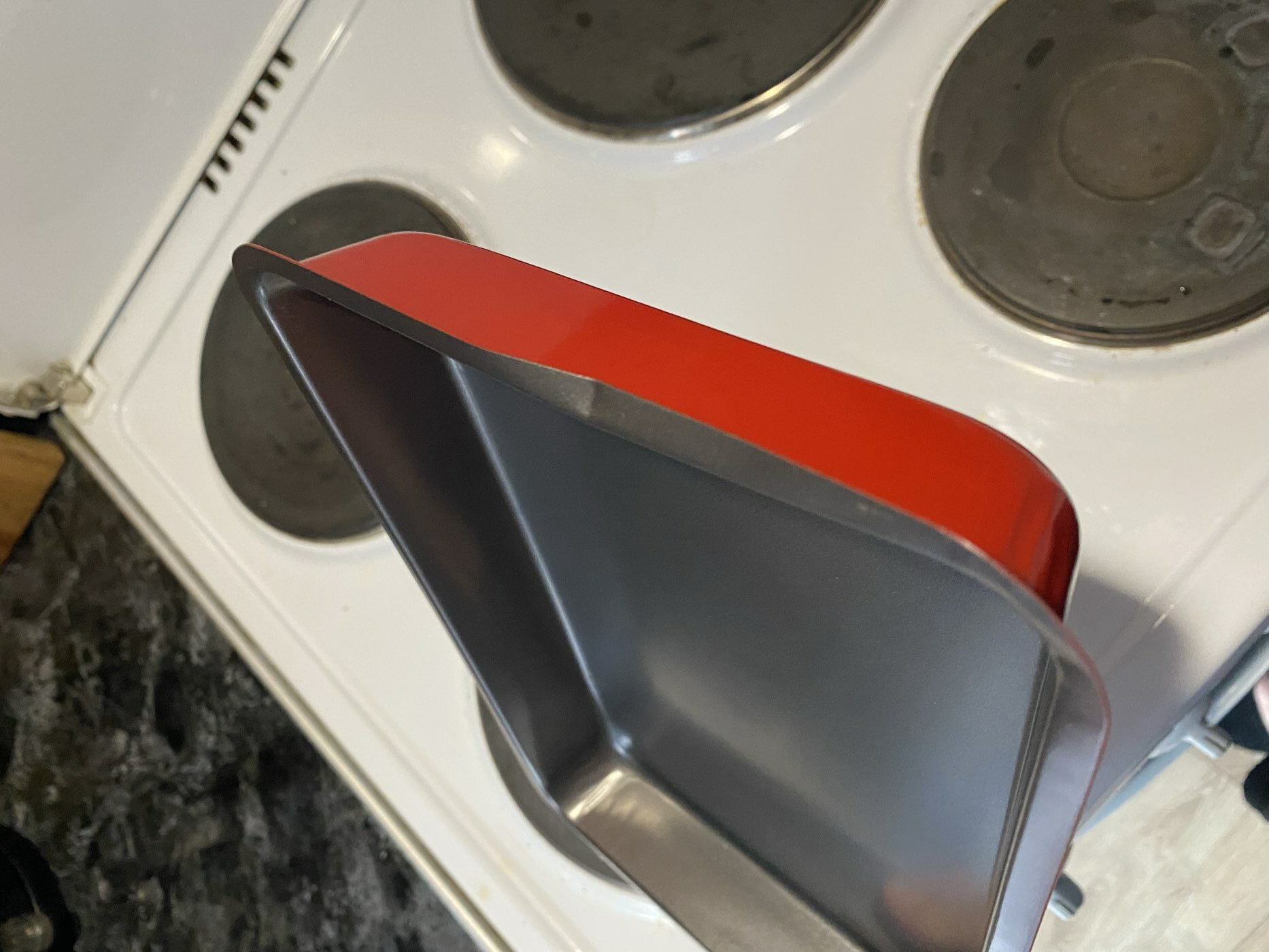 Фотография покупателя товара Противень Доляна «Ренард. Прямоугольник», 28×18,5×3,5 см, антипригарное покрытие, цвет красный