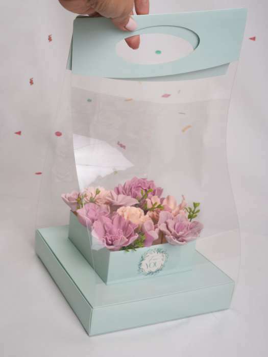 Фотография покупателя товара Коробка подарочная складная переноска для цветов, упаковка, «Бирюза», 20×20×4 см - Фото 5