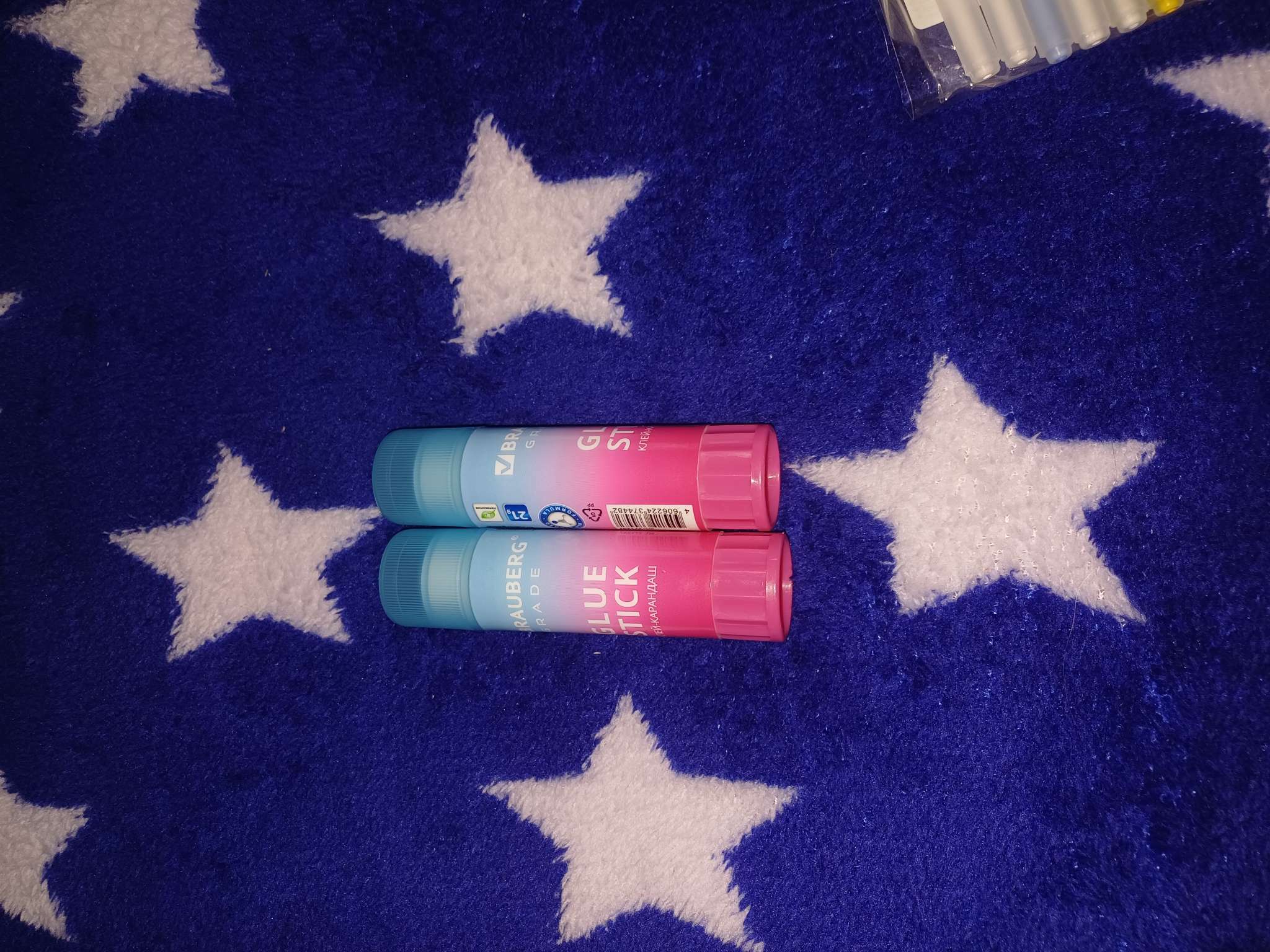 Фотография покупателя товара Клей-карандаш PVP 21 г BRAUBERG GRADE, в градиентном корпусе, ассорти - Фото 1